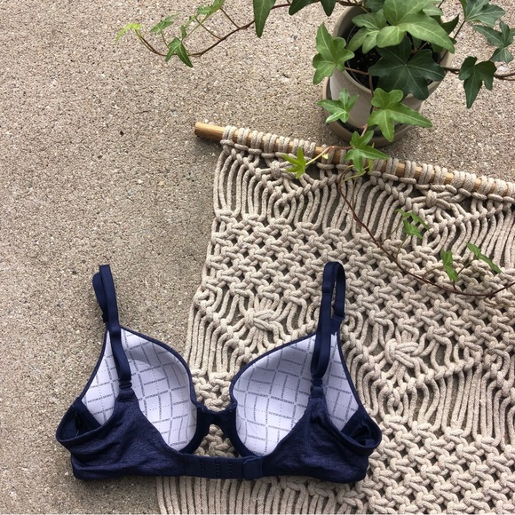 Victoria’s Secret Bra Size 32B - Picture 3 of 5